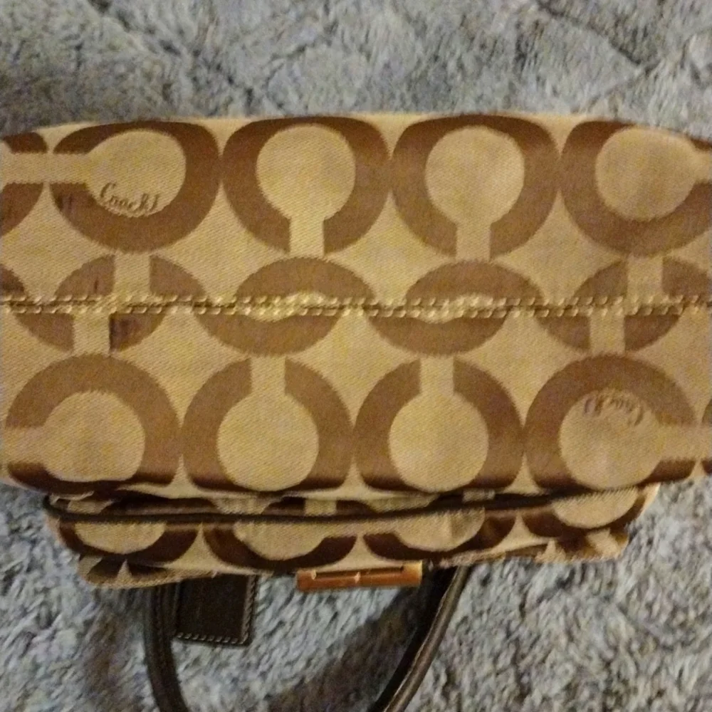Coach purse - Picture 4 of 4